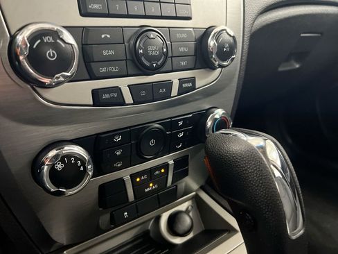 Used 2010 Ford Fusion SE FWD image 15