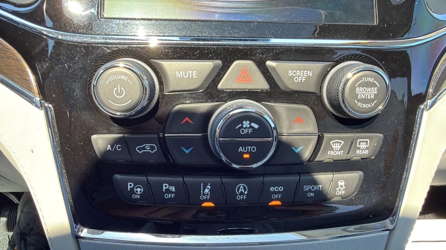 Used 2020 Jeep Grand Cherokee Summit AWD/4WD image 14