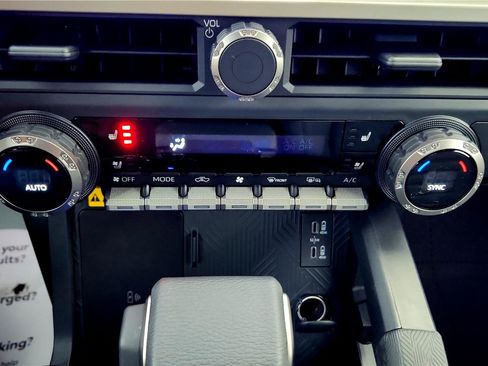 Certified 2025 Toyota Tacoma 4x4 Double Cab Hybrid image 41