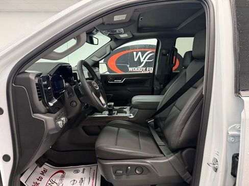 New 2026 GMC Sierra 1500 SLT w/ SLT Premium Plus Package AWD/4WD image 8