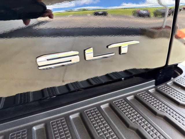 Used 2026 GMC Sierra 1500 SLT w/ SLT Premium Plus Package AWD/4WD image 14
