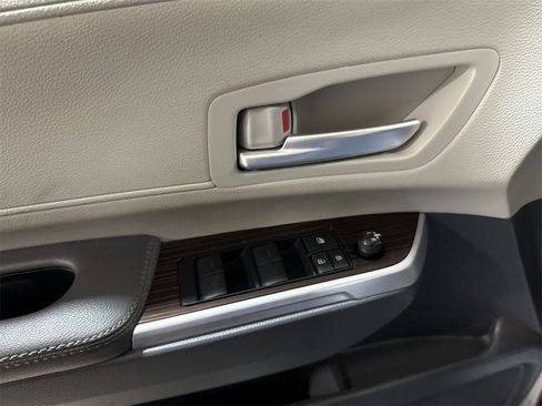 Used 2024 Toyota Sienna XLE image 21