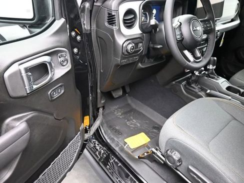 New 2026 Jeep Gladiator Willys AWD/4WD image 14