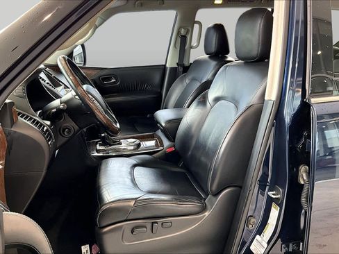 Used 2017 INFINITI QX80 2WD w/ Driver Assistance Package image 7