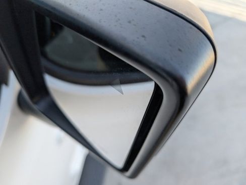 Used 2020 Jeep Wrangler Unlimited Sahara image 29