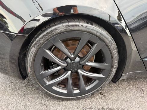 Used 2022 Tesla Model S AWD/4WD image 36