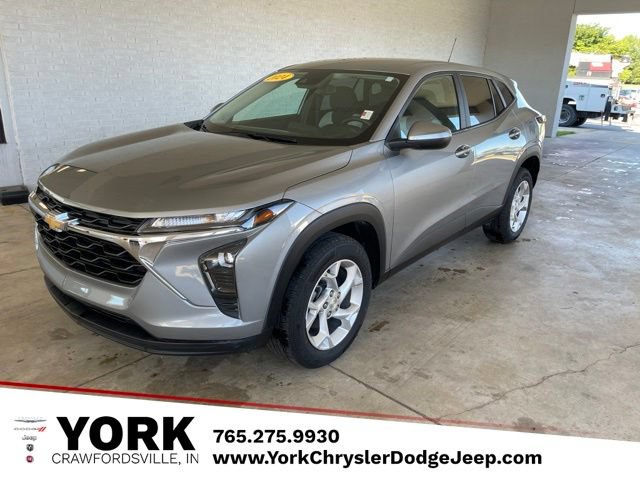 Used 2024 Chevrolet Trax LS w/ LS Convenience Package FWD image 1