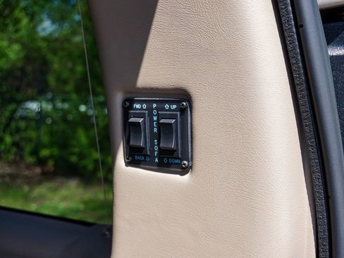 Used 2017 Chevrolet Express 2500 RWD image 63