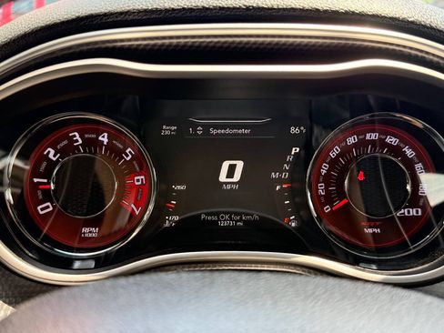 Used 2016 Dodge Challenger SRT Hellcat RWD image 21