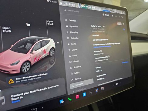 Used 2023 Tesla Model Y AWD image 14