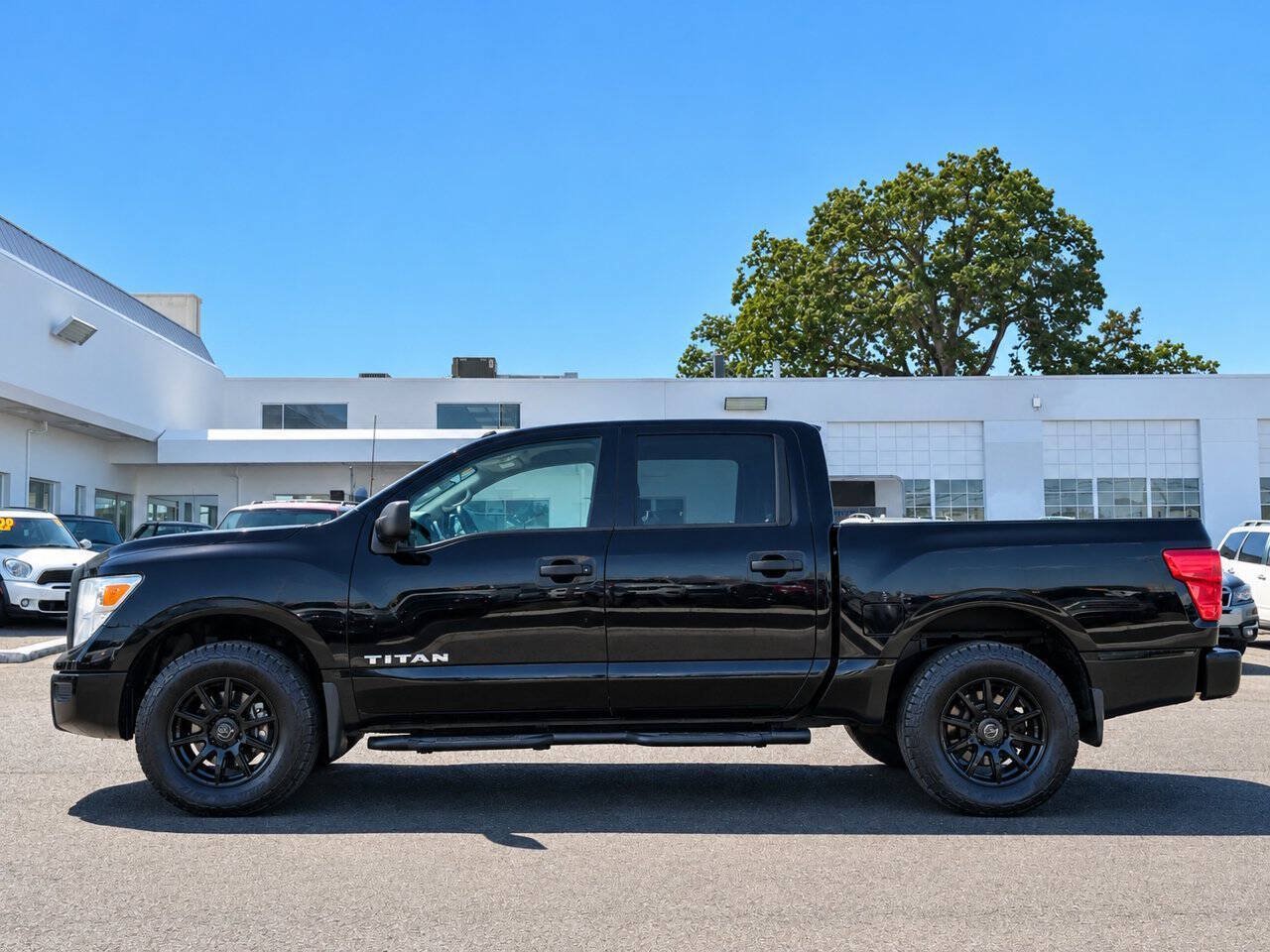 Used 2021 Nissan Titan S w/ S Utility Package AWD/4WD image 8