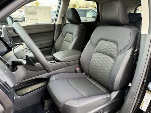 New 2026 Nissan Pathfinder SV image 29