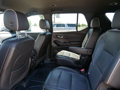 Used 2022 Chevrolet Traverse Premier w/ LPO, Blackout Package AWD/4WD image 10