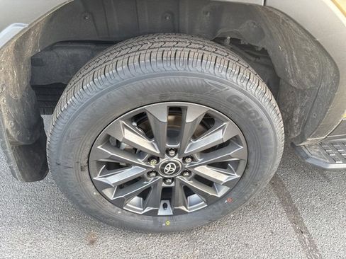 Used 2024 Toyota Land Cruiser image 11