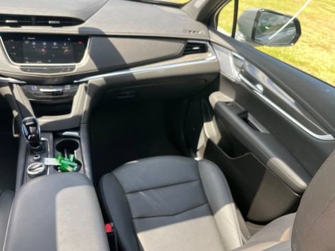 Used 2024 Cadillac XT5 Sportv w/ Technology Package AWD/4WD image 40