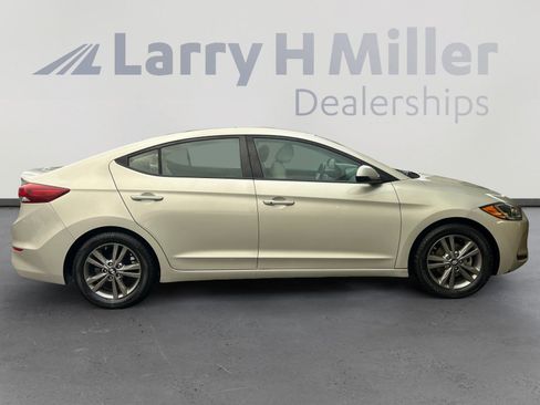 Used 2017 Hyundai Elantra SE w/ SE A/T Tech Package 03 image 7