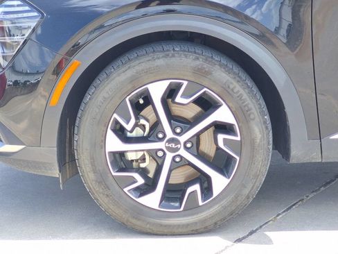Used 2025 Kia Sportage EX FWD image 28