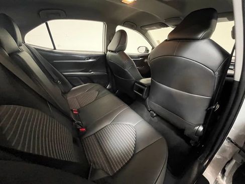 Used 2023 Toyota Camry SE FWD image 11