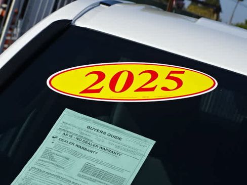 Certified 2025 Toyota Tacoma SR5 AWD/4WD image 6