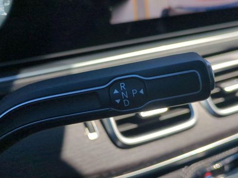 Used 2022 Mercedes-Benz GLS 450 4MATIC image 11