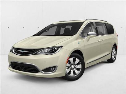 Used 2020 Chrysler Pacifica Limited w/ Advanced Safetytec Group