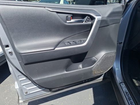 Used 2020 Toyota RAV4 Limited AWD/4WD image 11