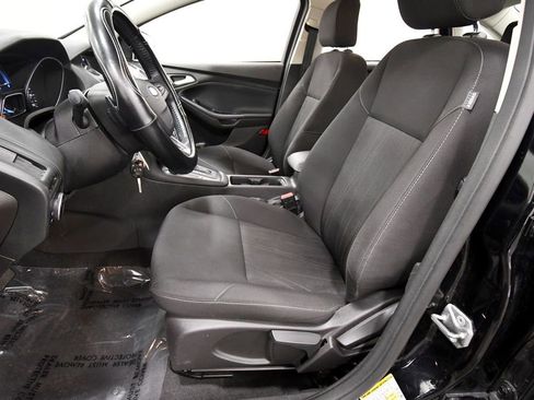 Used 2016 Ford Focus SE w/ SE Sport Package FWD image 14