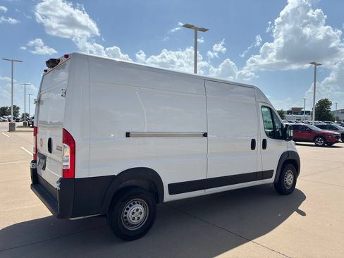 Used 2026 RAM ProMaster 2500 w/ Convenience Group FWD image 4