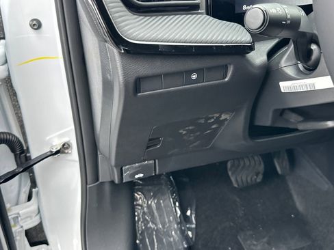 New 2026 Nissan Kicks SR w/ Cold Weather Package image 11