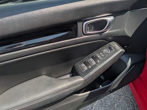 Used 2022 Honda Civic Touring image 11