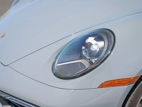 Used 2024 Porsche 911 Carrera RWD image 29