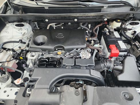 Used 2023 Toyota RAV4 LE AWD/4WD image 40