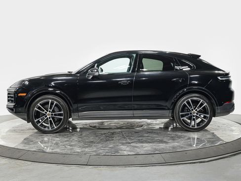 Used 2024 Porsche Cayenne Coupe w/ Premium Package Plus AWD/4WD image 2