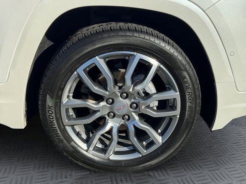 Used 2024 GMC Terrain Denali w/ Denali Premium Package image 31