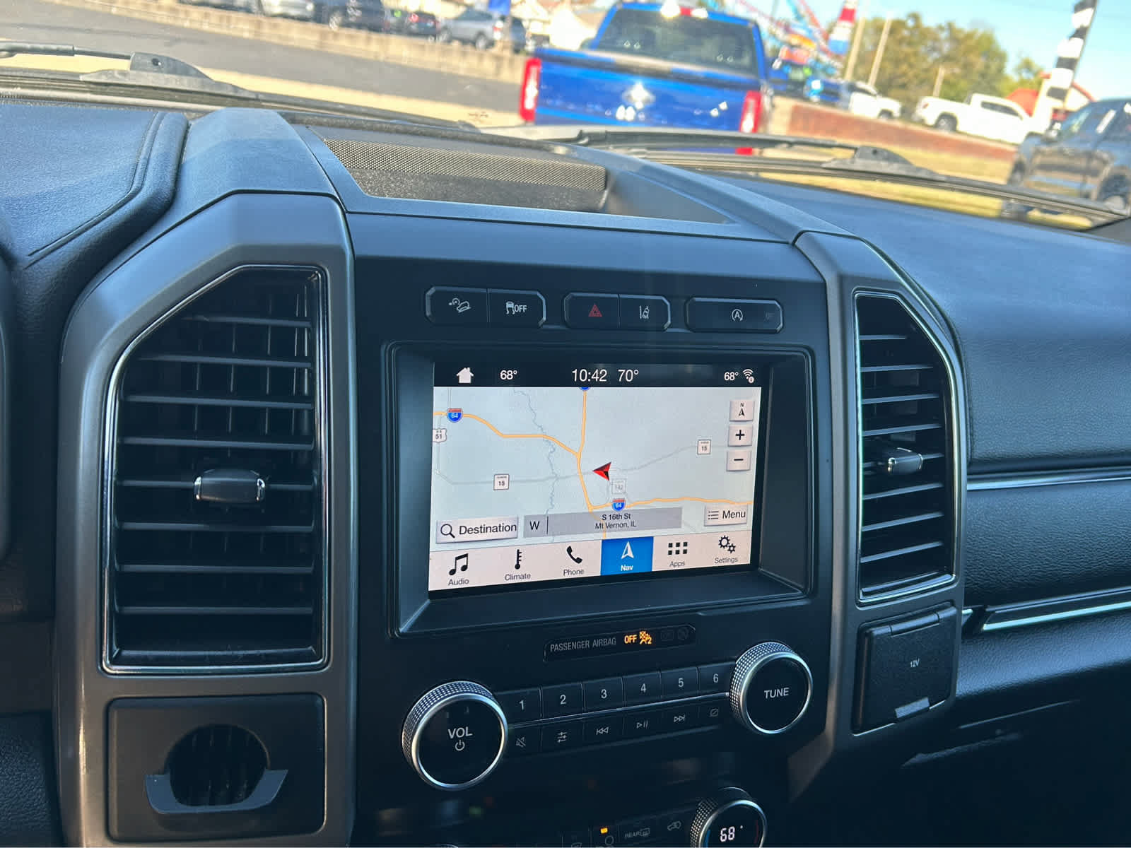 Used 2019 Ford Expedition XLT w/ Equipment Group 202A AWD/4WD image 43