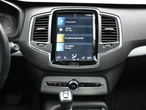 Used 2021 Volvo XC90 T5 Momentum w/ Protection Package Premier FWD image 17