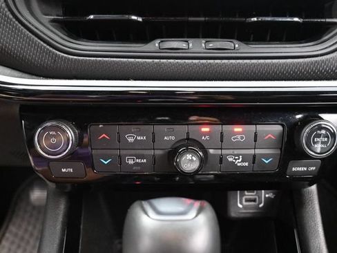 Used 2025 Jeep Compass Trailhawk AWD/4WD image 22