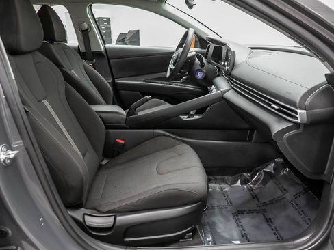 Used 2024 Hyundai Elantra SE FWD image 22