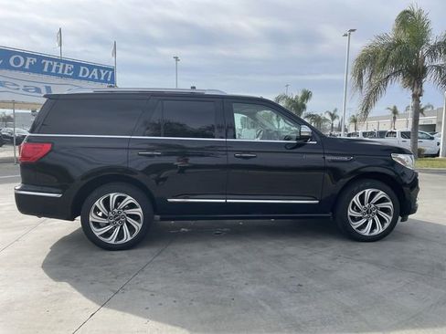 Used 2021 Lincoln Navigator Black Label w/ Cargo Convenience Package image 9