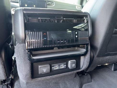 Used 2024 Jeep Wagoneer L 4WD image 13