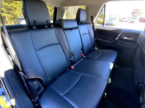 Used 2024 Toyota 4Runner TRD Off-Road Premium image 19