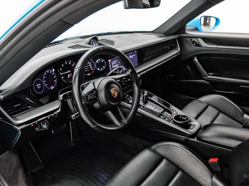 Used 2020 Porsche 911 Carrera S RWD image 3