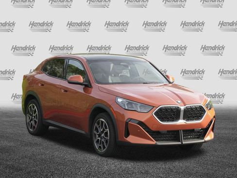 Certified 2025 BMW X2 xDrive28i AWD/4WD image 2