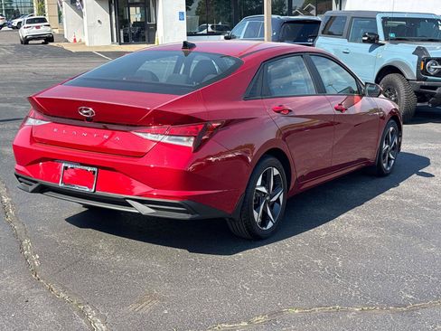Certified 2023 Hyundai Elantra SEL w/ Convenience Package FWD image 4