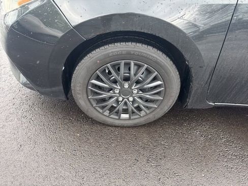 Used 2014 Toyota Corolla LE image 17