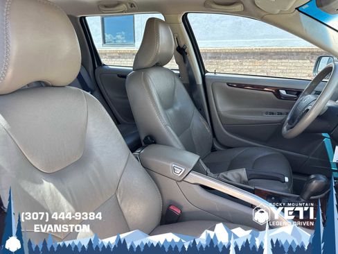 Used 2005 Volvo XC70 AWD/4WD image 14
