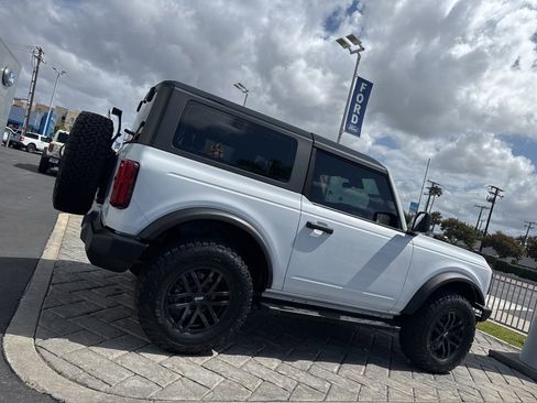 Used 2022 Ford Bronco 2-Door AWD/4WD image 2