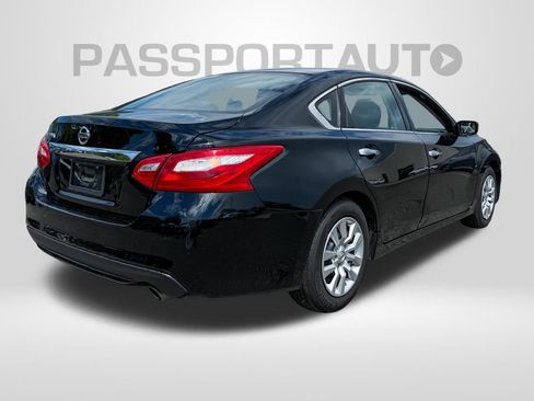 Used 2016 Nissan Altima 2.5 S w/ Power Driver Seat Package FWD image 5