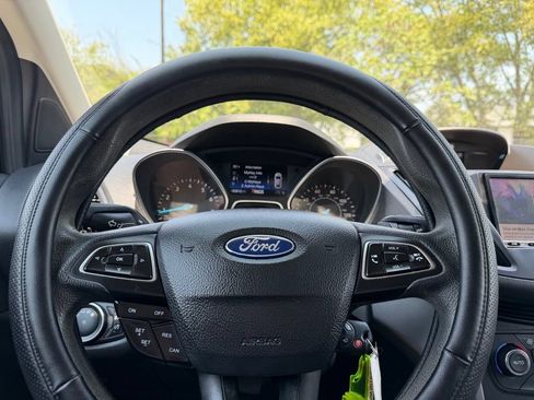 Used 2017 Ford Escape SE w/ SE Cold Weather Package FWD image 15