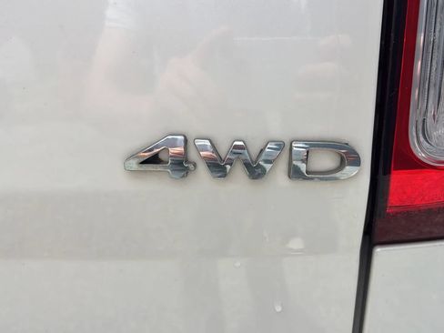 Used 2014 Ford Explorer XLT w/ Equipment Group 202A AWD/4WD image 14